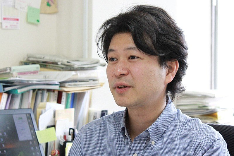 「ブラック校則をなくそう！プロジェクト」の発起人の一人、須永祐慈さん（撮影＝ニッポンドットコム編集部）