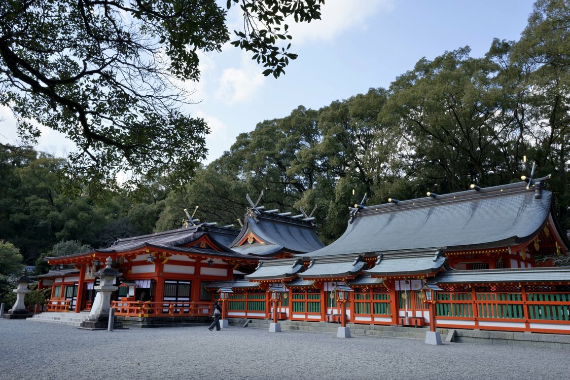 Kumano Hayatama Taisha is also known as shingū—or “new shrine”—because it was built after the original sacred site, Kamikura Shrine. (© Ōsaka Hiroshi)