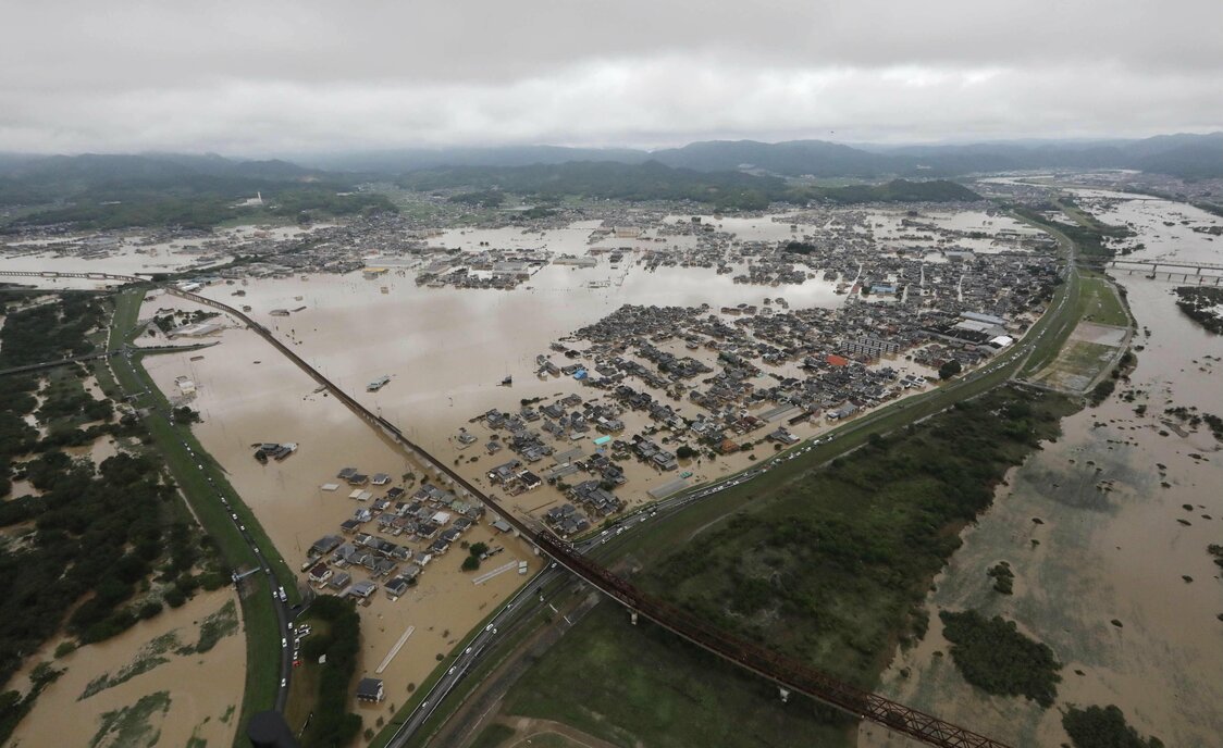 Ciudad inundada por las intensas lluvias en el oeste de Japón. El 8 de julio de 2018 por la mañana en Kurashiki, prefectura de Okayama (Jiji).