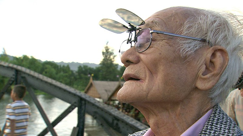 2008年、体の不調をおして134回目の巡礼を決行した永瀬さん。クワイ河に虹がかかり、満面の笑みを浮かべた。「天国への橋じゃ」