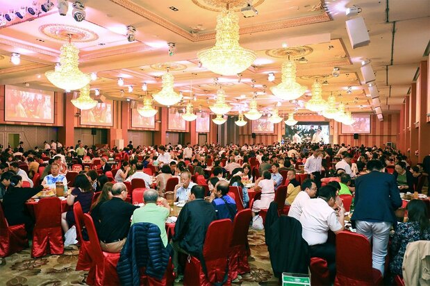 超過970名賓客前來參加婚宴（筆者提供）