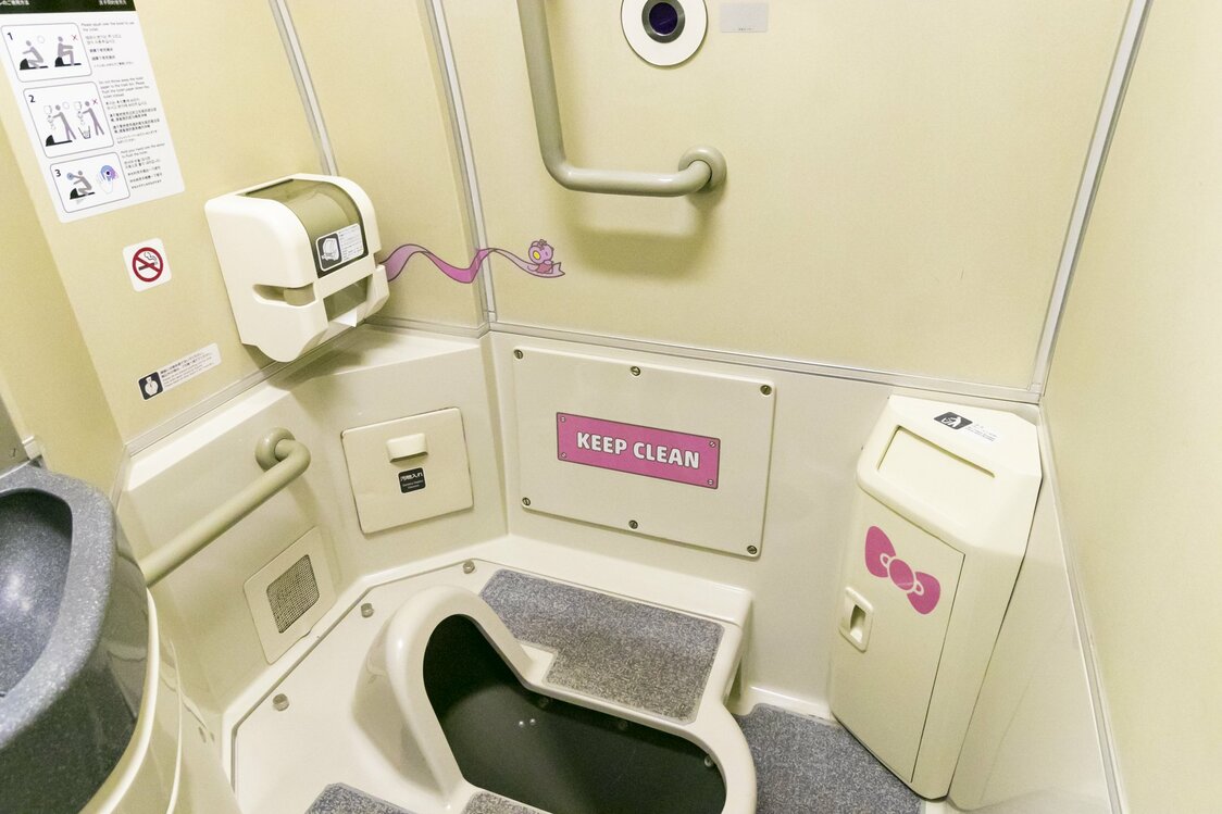 トイレ内にもピンクのリボンが