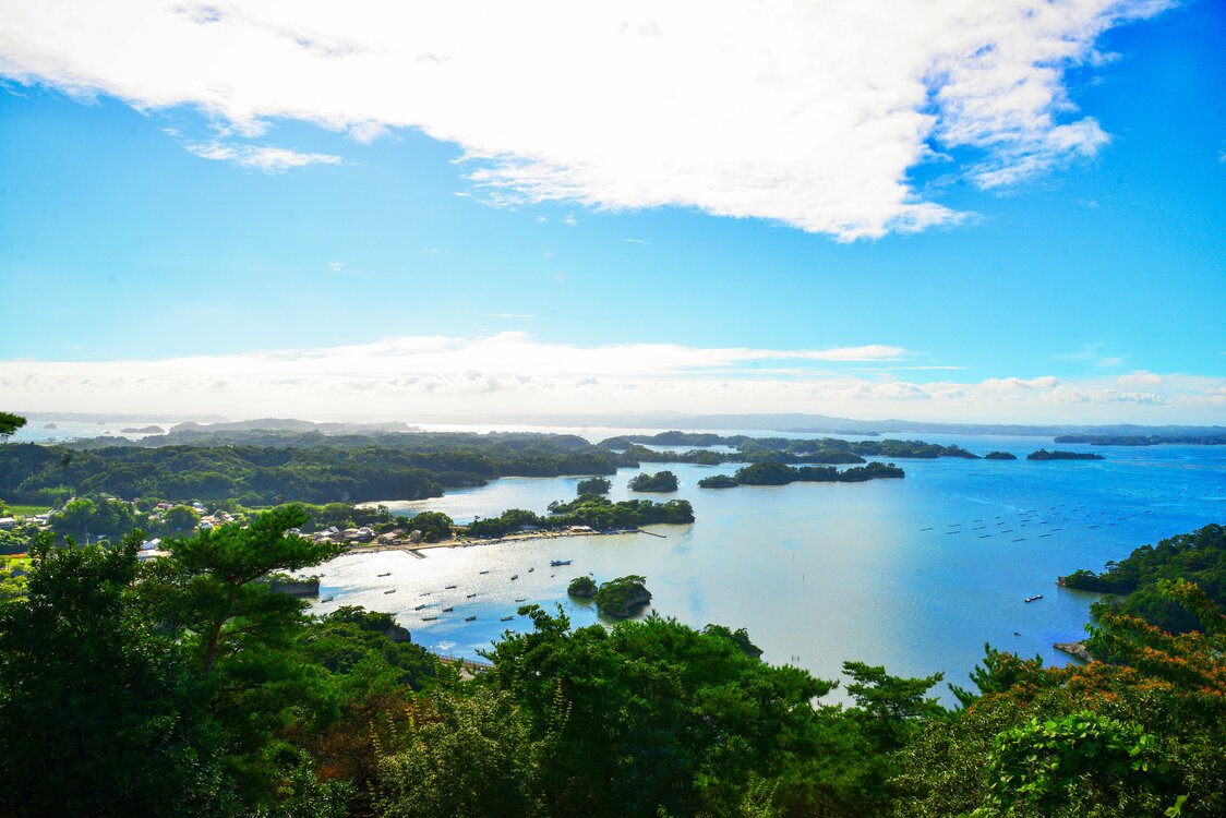 从地势较高的大高森俯瞰松岛美景