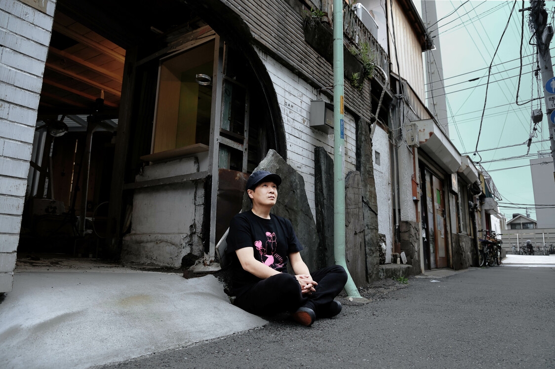 命がけじゃなくても、予算がなくても映画は作れる！　阪本武仁監督が“ワンシチュ”会話劇で見せる『結婚の報告』