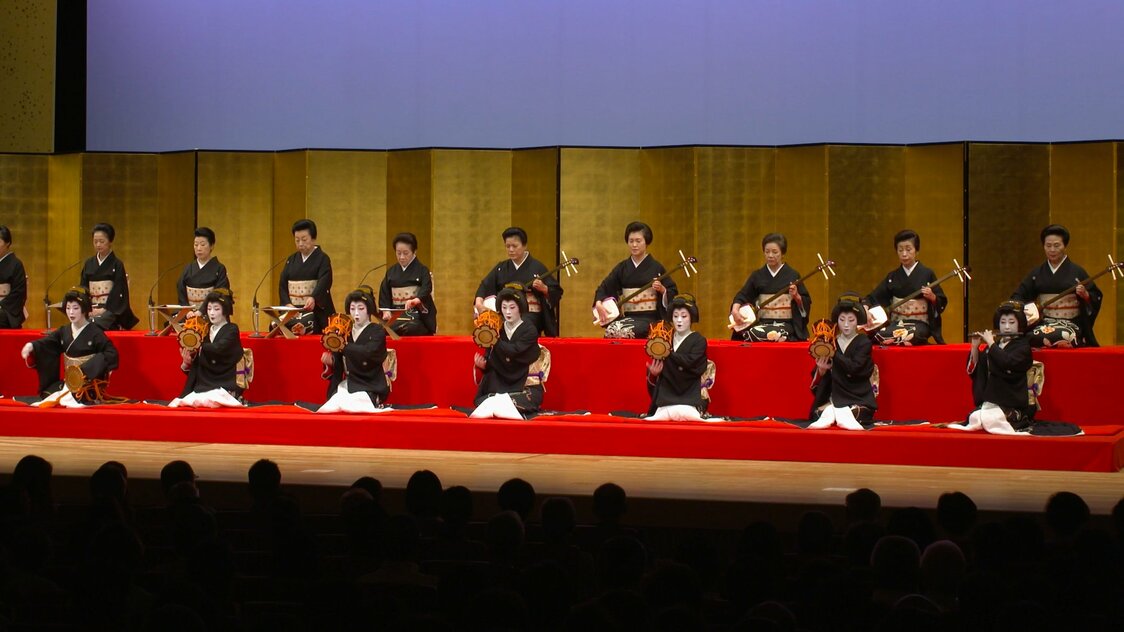 Performing subayashi, a form of traditional music passed down in Kanazawa.