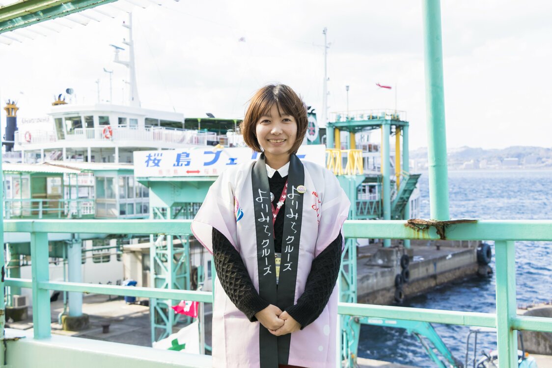 「よりみちクルーズ船で桜島の景色をじっくりお楽しみください」と増山さん