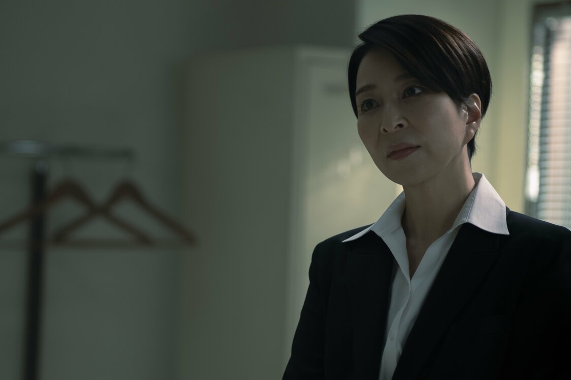 警視・長田（真矢ミキ）はヤクザを一掃するため動き出す　Photo: James Lisle/WOWOW