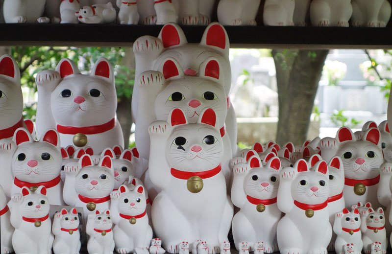 Maneki-neko : les figurines de chats porte-bonheur