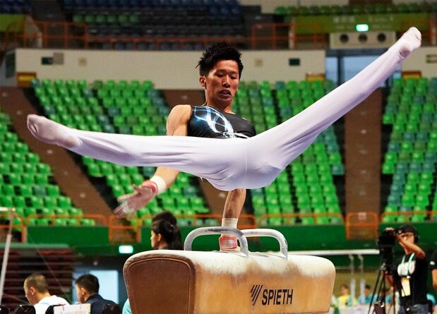 李智凱のあん馬での得意技「トーマス旋回」(台湾麗台スポーツ紙提供)