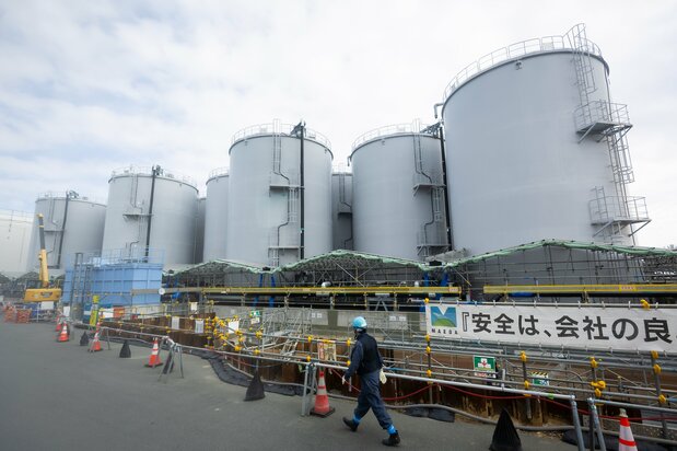 Tanks used for homogenizing ALPS-treated water before ocean discharge. (© Hashino Yukinori)