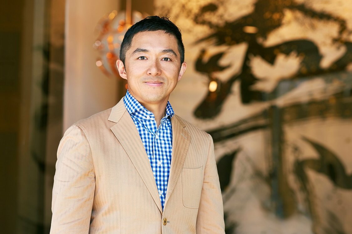 本業のマスク製造の傍ら、いまやプロ野球選手のマストアイテムとなったコアエナジーを開発した横井隆直社長　写真＝コア・テクノロジー