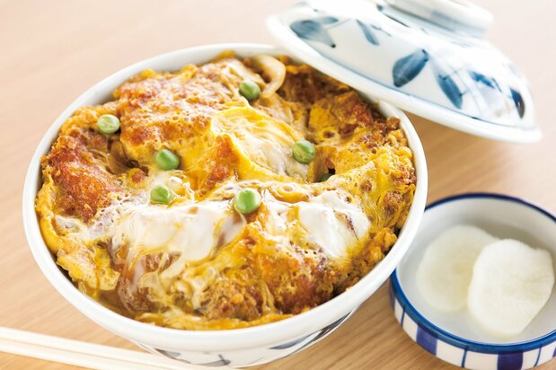 かわまちてらす閖上のすぐ近く、閖上2丁目に店を構えていた「ももや」のカツ丼を忠実に再現　写真提供：かわまちてらす閖上