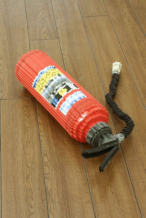 العمل الفني ”Fire extinguisher?“ من سلسلة ”Low pixel CG“