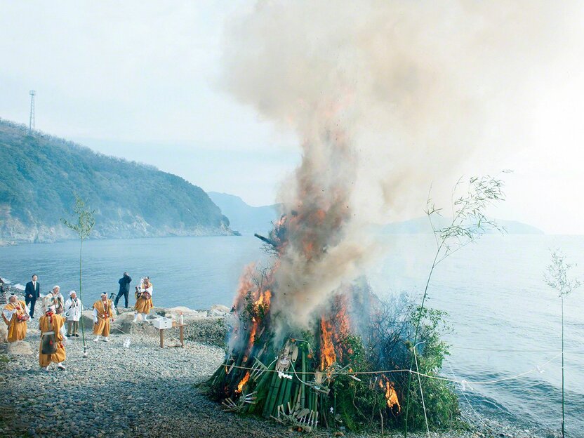 無病息災を祈る小正月の伝統行事「とんど」（小豆島）