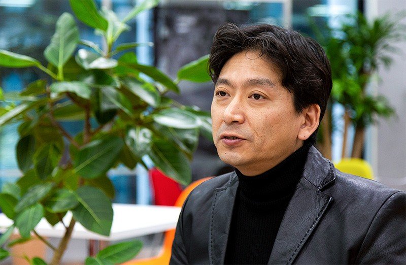 A Nighttime Banana’s Insights into Disability: Nonfiction Author Watanabe Kazufumi