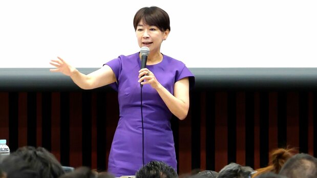 Kanno Shiori presents her argument at the public event “Making Aiko the Imperial Heir” in Tokyo, July 2023. (Courtesy of the event organizers)