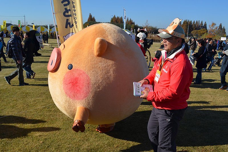 豚肉料理が名物の前橋市のキャラクター「ころとん」