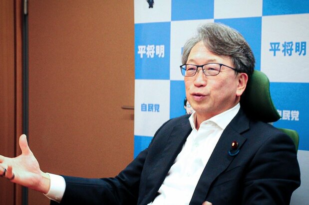 Taira Masaaki, former minister for cybersecurity. (© Nippon.com)