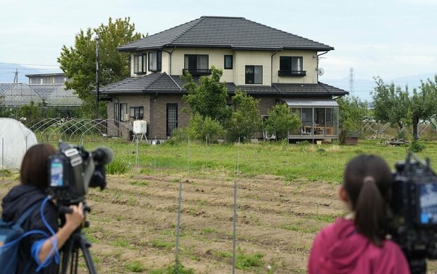 4人が死亡した事件で容疑者が立てこもった住宅=5月26日、長野県中野市(共同)