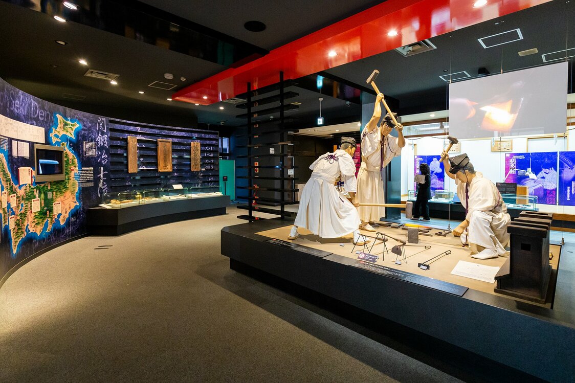 L’intérieur du Musée des traditions de la forge de Seki