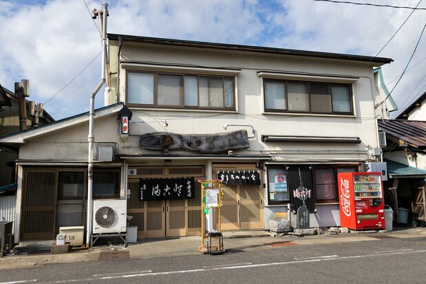 喜多方市政府附近的满古登食堂。和坂内食堂都是开门前就排起长队的人气店