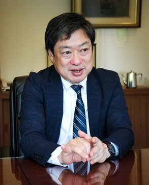 神保謙・慶応義塾大学教授