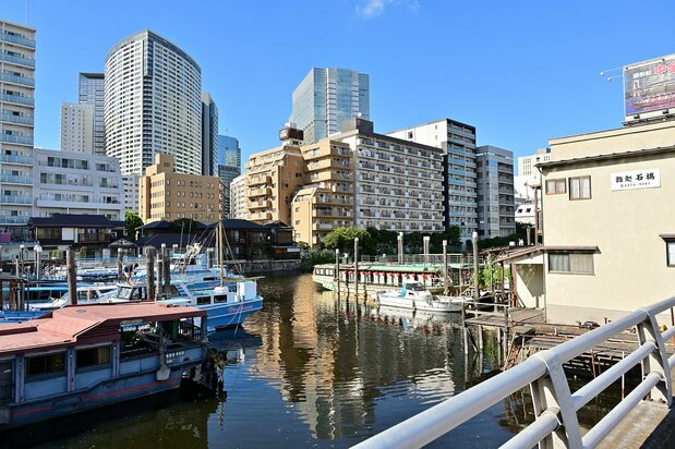 今回の作品の舞台より、少し北にある運河には、かつて目黒川河口だったころの面影が残っている