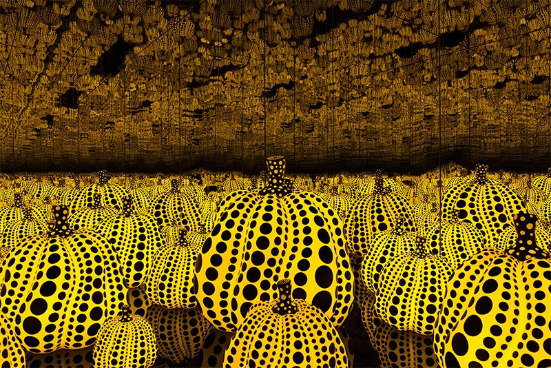 無限の鏡の間-南瓜へのつきることのない愛のすべて（2016） ©YAYOI KUSAMA