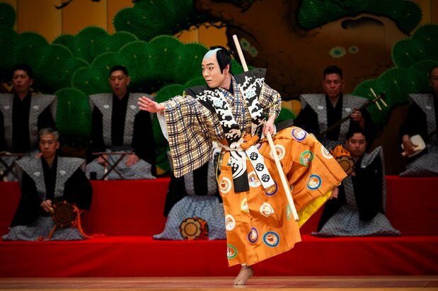 Some of the playful action in Bōshibari. (© Matsuda Tadao)