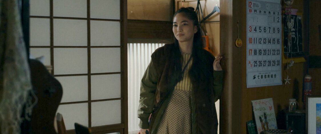 5年ぶりに帰省した誠の娘・海（松本妃代）。身重のようだが、父は何も訊くことができない　© bouquet garni films