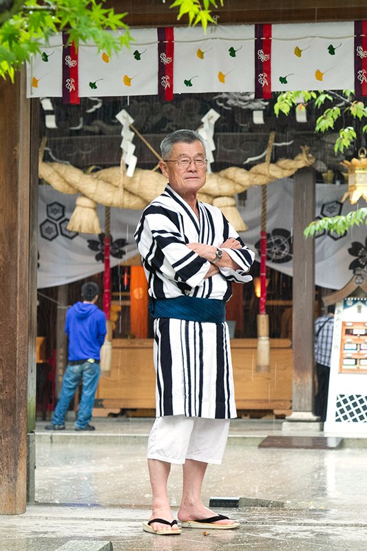 当番法被姿の瀧田喜代三さん。「これが博多の男の正装。結婚式も、葬儀も当然これで」。かつて、米カリフォルニア州の元知事で映画俳優のアーノルド・シュワルツネッガー氏と東京都内のホテルで面会した時も、この姿で通した。