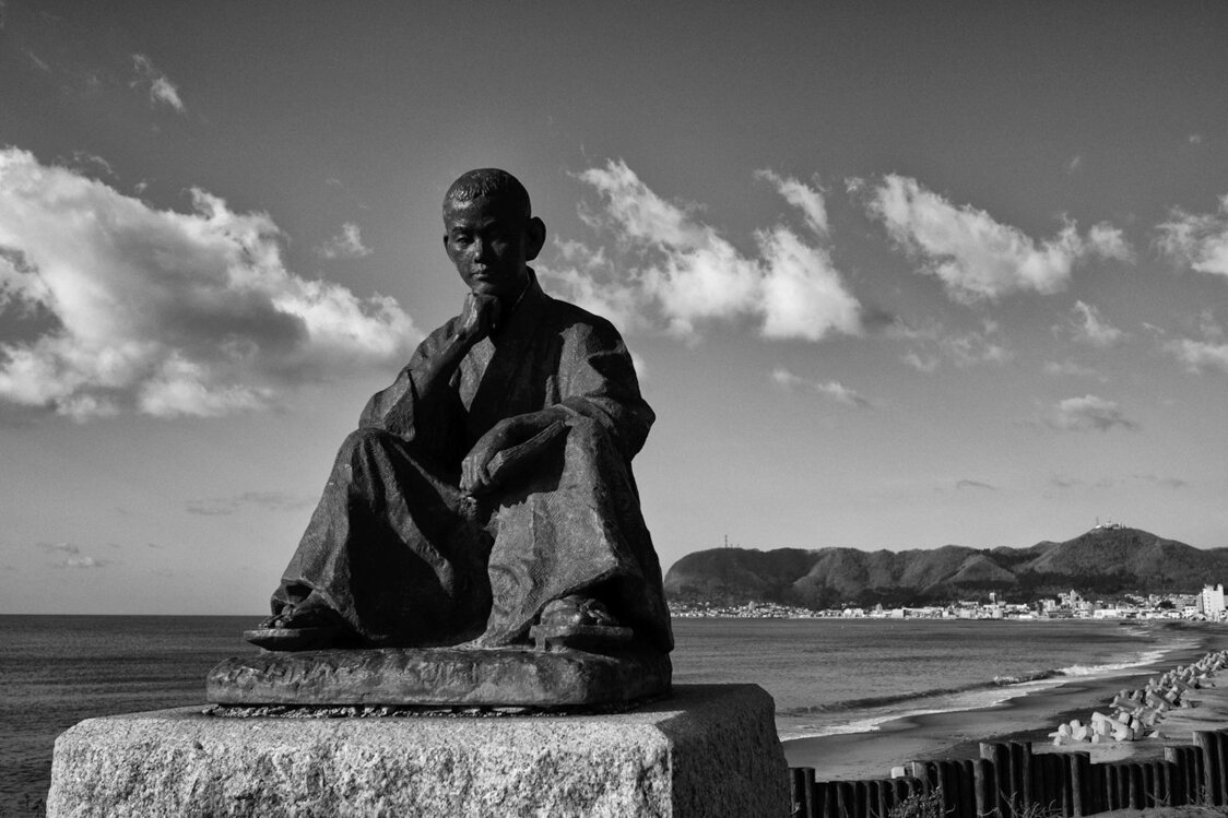 Takuboku, thinking about . . . what? (Takuboku Memorial Park, 2020)