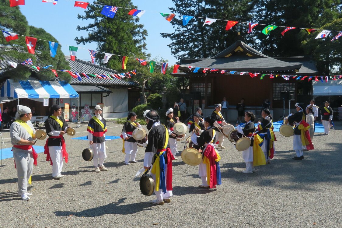 Cada mes de octubre, los terrenos del santuario acogen actuaciones de música percusiva samulnori y otros actos de temática coreana. (Cortesía del Santuario Koma)