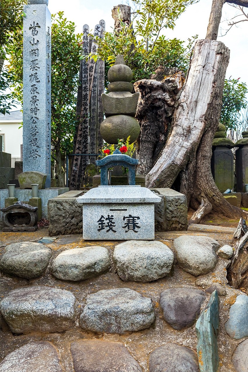 梶原景時の墓＝東京都大田区の萬福寺＝（時事）