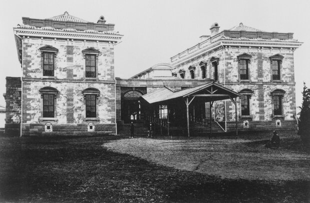 1872（明治5）年、開業直前の旧新橋停車場［国鉄清算事業団提供］（時事）