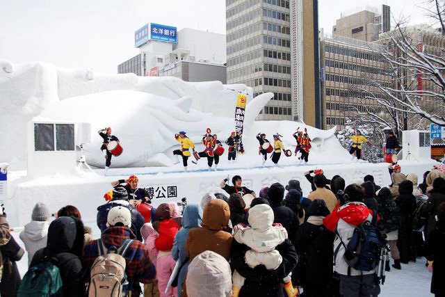 さっぽろ雪まつりでは各種のイベントが行われる。（写真提供＝札幌市観光文化局）