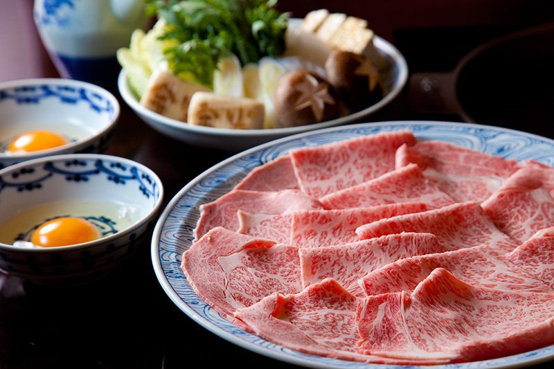 “Gokujō shimofuri sukiyaki gozen” served for two (¥10,500 per person), which literally means “a feast of the finest marbled beef sukiyaki.”