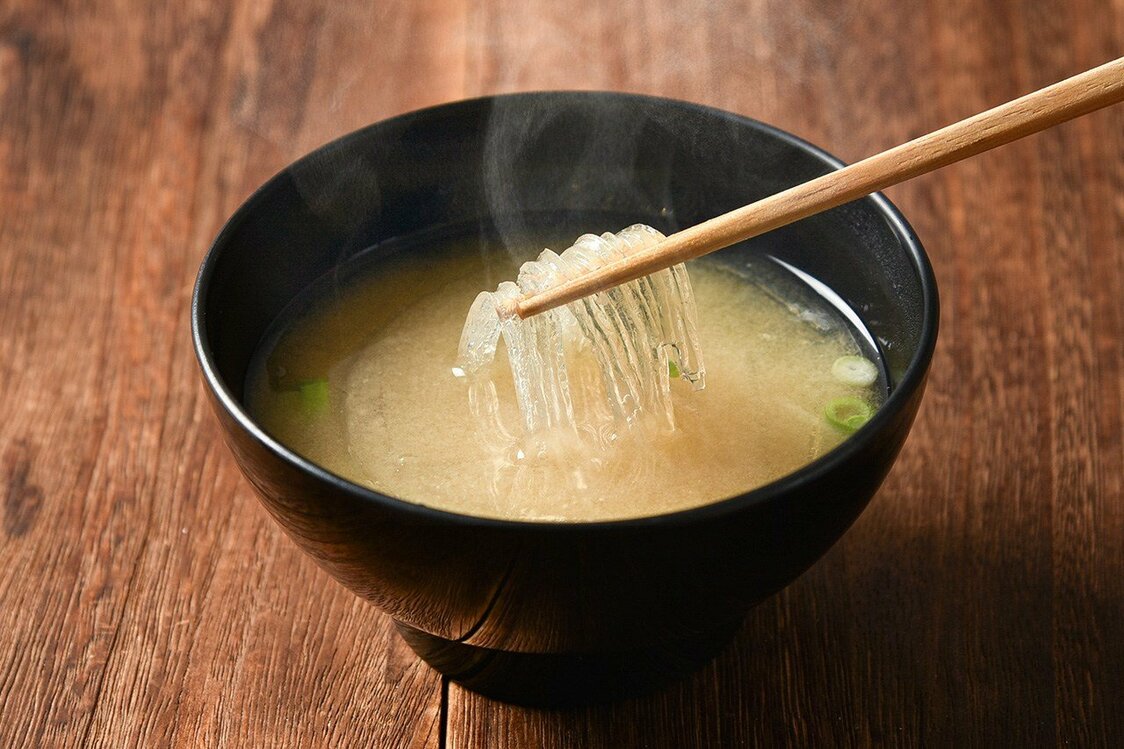 寒天みそ汁（PIXTA）