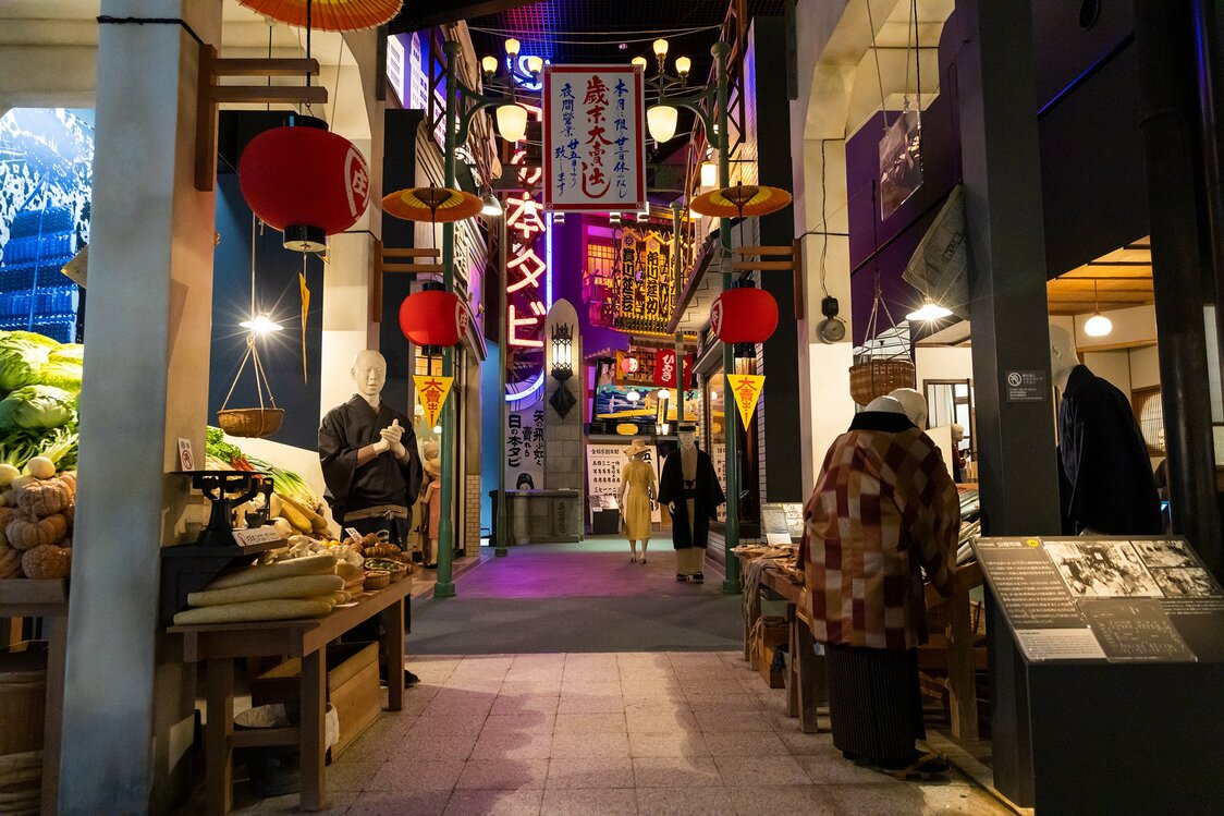 心斎橋筋、道頓堀、本庄公設市場などをリアルに再現。実際に「心ブラ」気分が味わえる