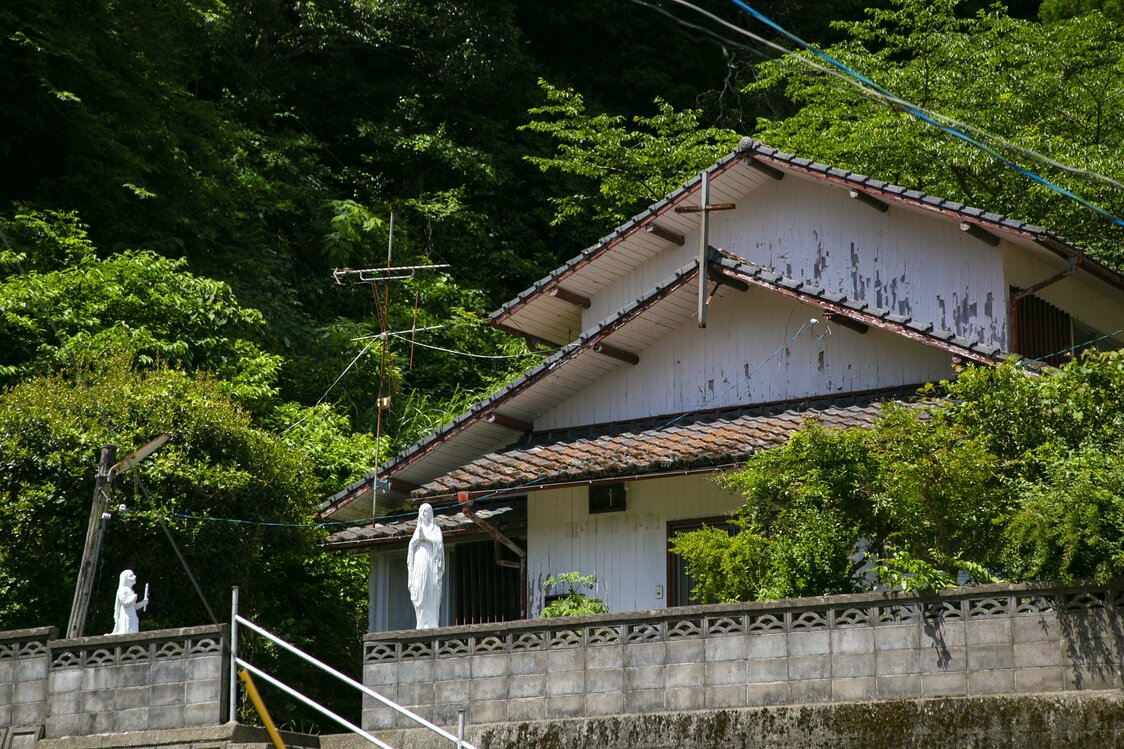 Le site de l’ancienne église en bois, construite en 1888 à côté de l’entrée principale du sanctuaire Sakitsu Suwa.