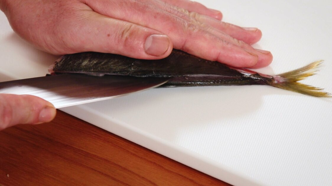 Japanese Seafood Culture: How to Fillet a Horse Mackerel