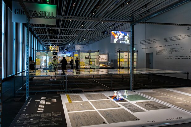 原画、セル画、絵コンテ、設定資料、美術背景など、初公開を含む膨大な資料を展示