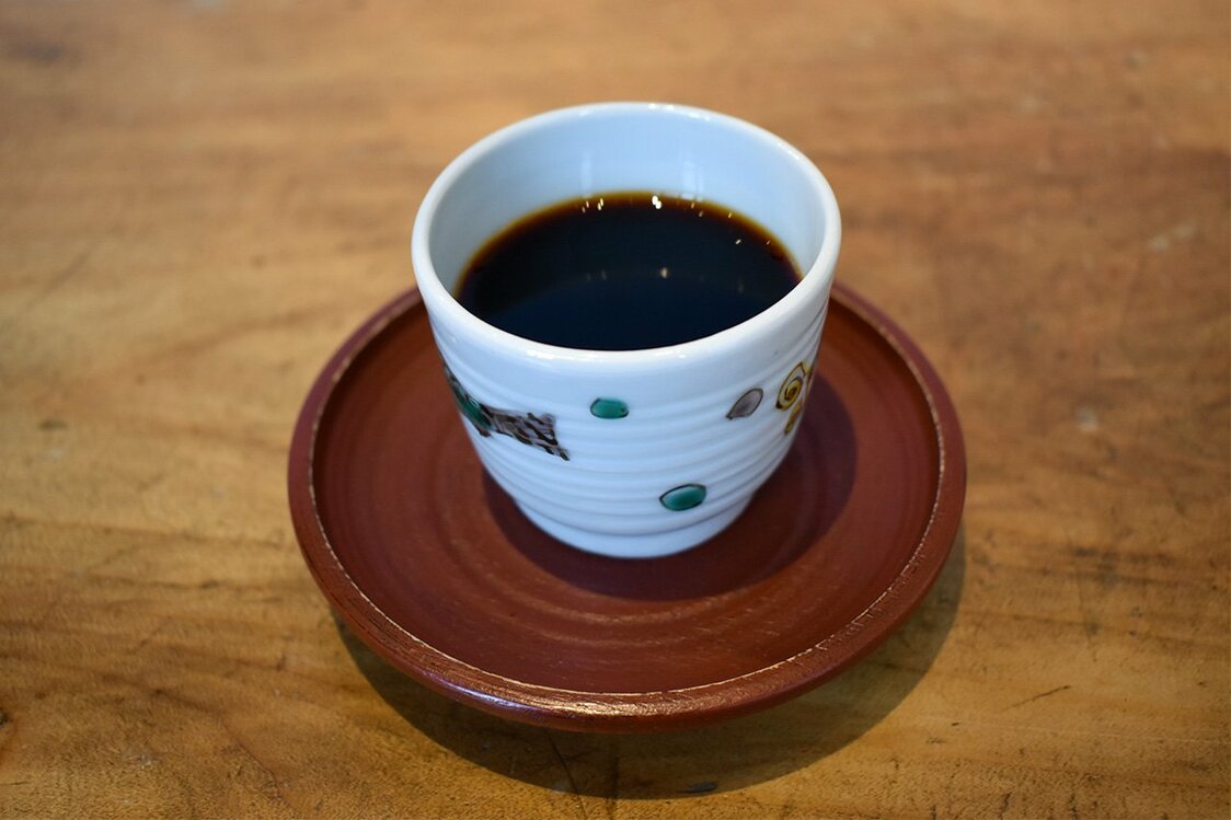 Daibō uses 25 grams of beans for each cup—more than double the typical amount—and serves his brew in a 50 cc demitasse.