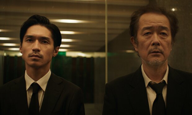 息子の慧を演じるのは錦戸亮。リリーは錦戸の抑えた芝居に注目していたという　© 2023 Magnolia Mae/ Office Shirous