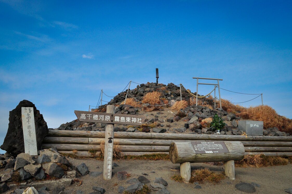 出現在日本神話中的「天逆鉾」，矗立在高千穗峰山頂（PIXTA）