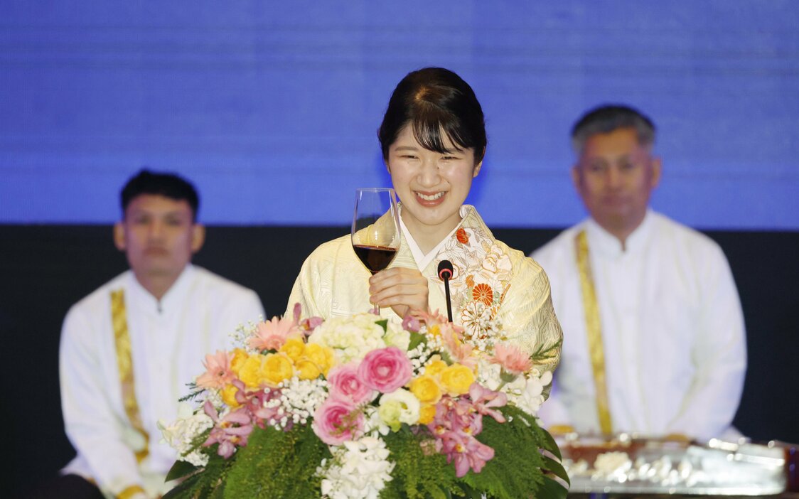 Princess Aiko speaks at a dinner hosted by Laotian Vice President Pany Yathotou in Vientiane on November 18, 2025. (© Jiji)
