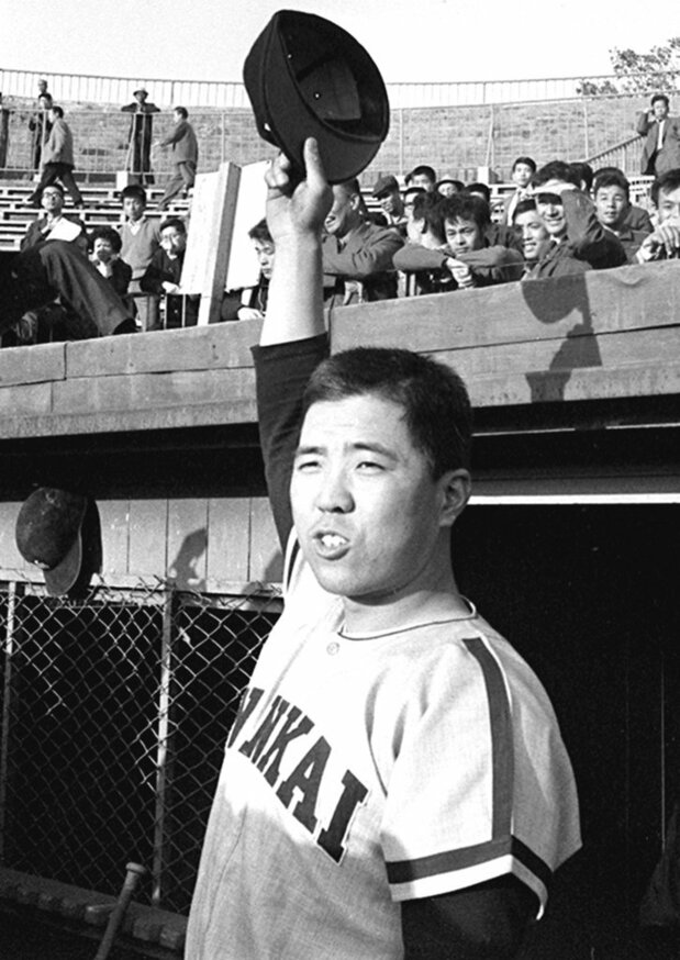 1965年10月21日、南海ホークスの野村克也捕手が戦後初の三冠王を達成