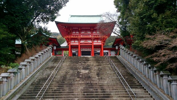 El santuario Ōmi, meca de las competiciones de karuta.
