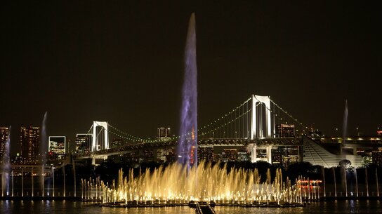 Tokyo Aqua Symphony : des spectacles musicaux et des jeux de fontaine à Odaiba 