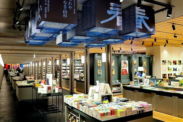 2019年にオープンした製品生活日本橋。台湾の誠品書店の設計理念にならい、開放感のある売り場を実現させた(誠品生活日本橋提供)
